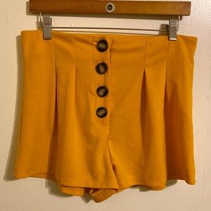 High waisted shorts in Mustard
